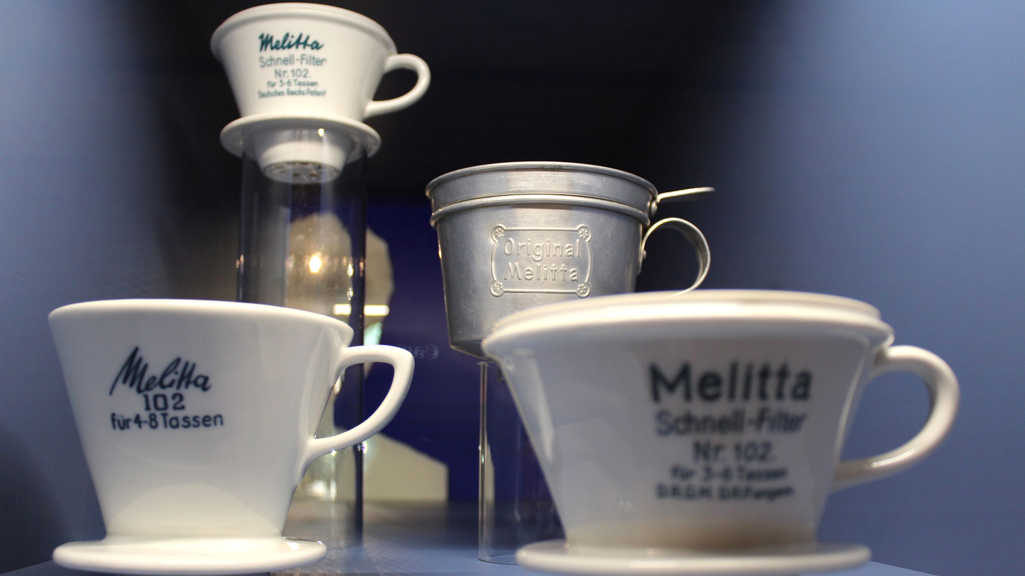 Verschiedene Melitta-Kaffeefilter im Aussstellungsbereich 'Suchen und Finden'